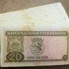 WHOLESALE GROUP of 100 TIMOR 20 ESCUDOS NOTES of 1967 PICK# 26a UNUSED BUT SPOTS
